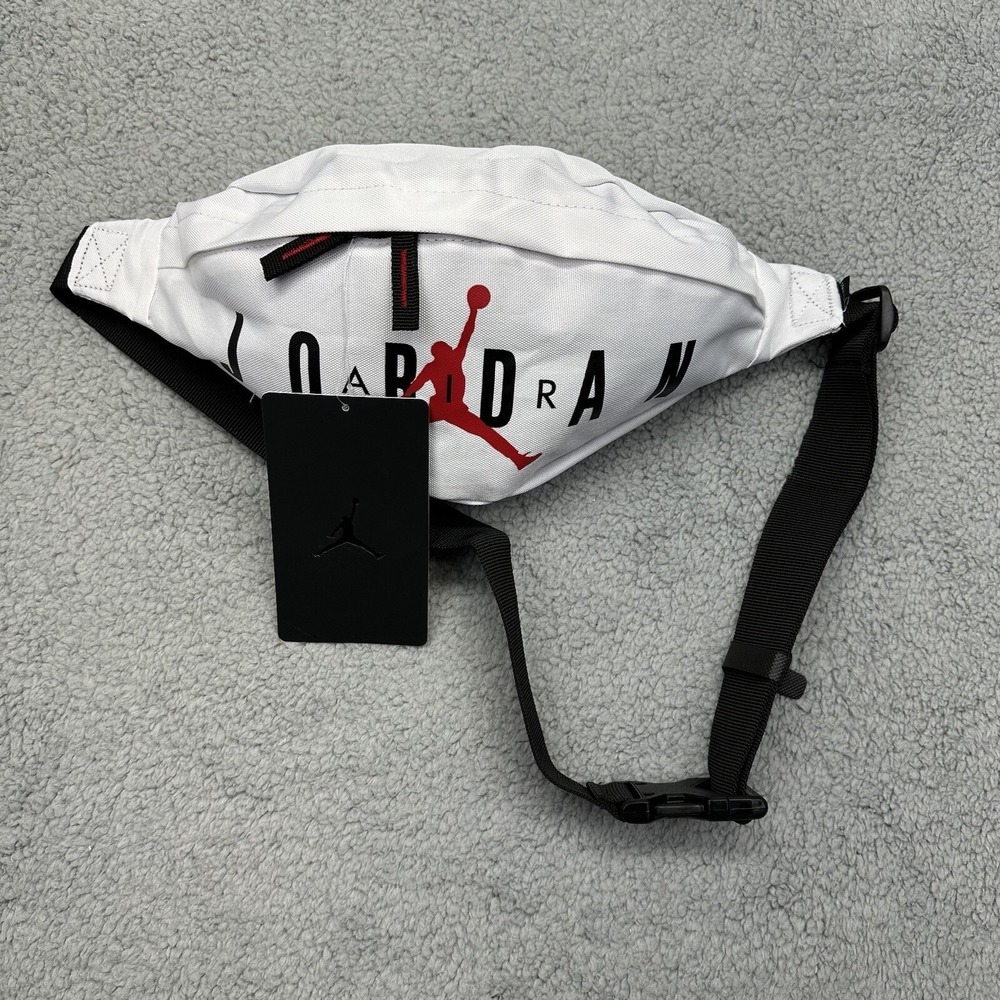 NWT Nike Air Jordan Crossbody Bag 9B0533-001 White Black Jumpman Fanny Pack